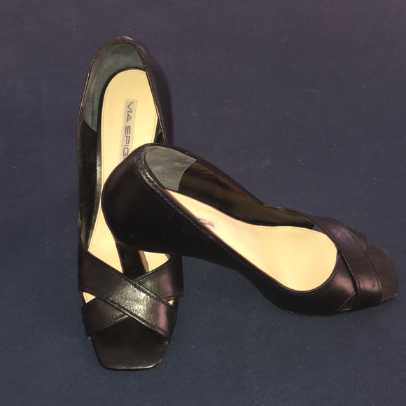 Pumps - Picture 2 of 5